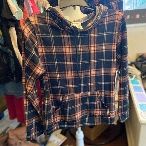 shosho Other - 𝅺NWT Shosho 2 PiecePlaid Fleece Flannel hoodie and capri set